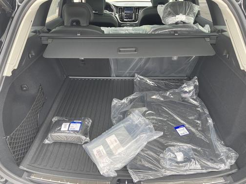 2025 Volvo XC60 B5 Ultra