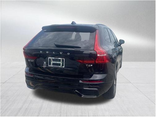 2025 Volvo XC60 Plug-In Hybrid T8 Plus