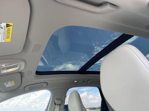 2025 Volvo XC60 B5 Ultra