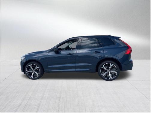 2025 Volvo XC60 B5 Ultra