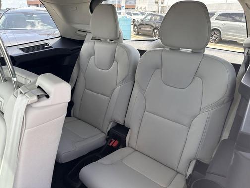 2026 Volvo XC90 B6 Ultra 7-Seater