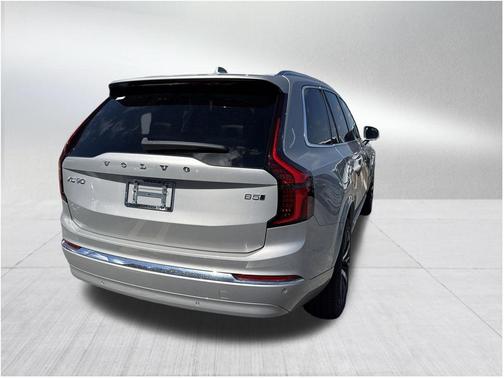 2025 Volvo XC90 B5 Core