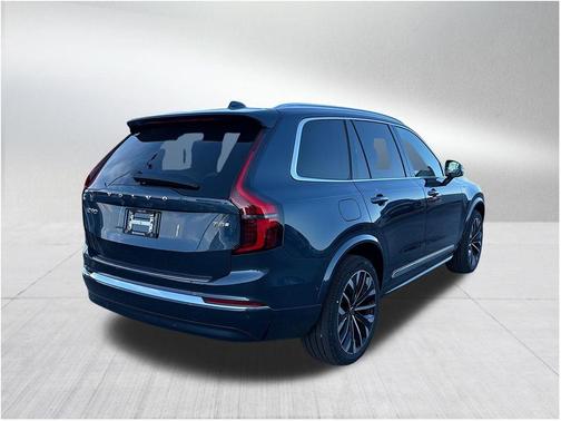 Denim Blue Metallic 2026 Volvo XC90 Plug-In Hybrid T8 Ultra 7-Seater