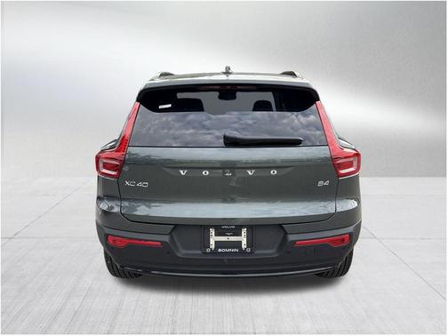 2026 Volvo XC40 B4 Plus