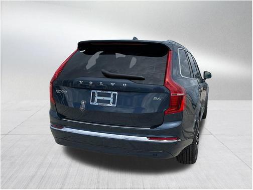 2025 Volvo XC90 B6 Plus 7-Seater