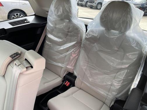 2025 Volvo XC90 B6 Plus 7-Seater