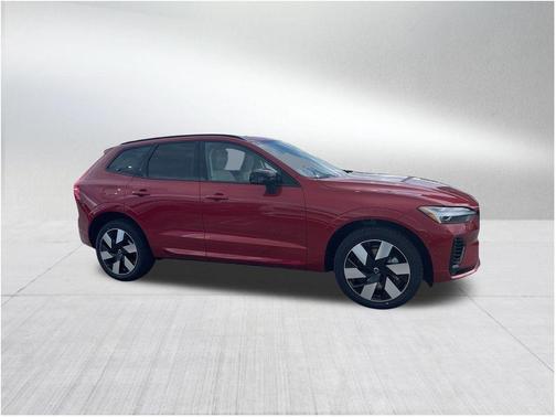 2025 Volvo XC60 Plug-In Hybrid T8 Plus
