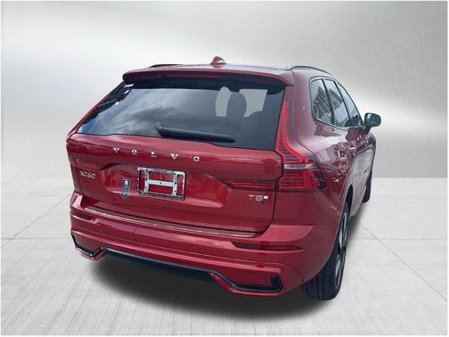 2025 Volvo XC60 Plug-In Hybrid T8 Plus