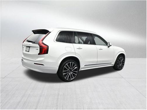Crystal White Pearl 2026 Volvo XC90 B6 Ultra 6-Seater