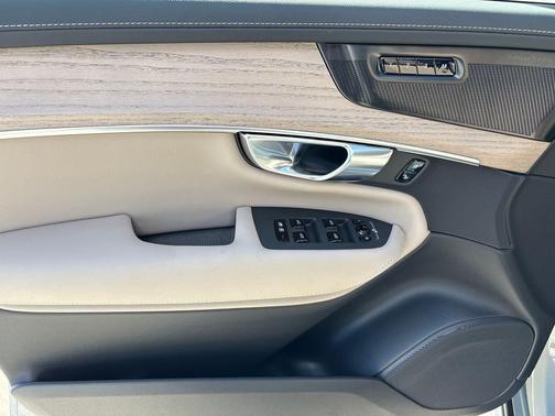 Denim Blue Metallic 2026 Volvo XC90 B6 Plus 7-Seater