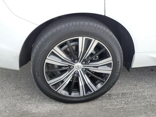 2022 Volvo XC60 B6 Inscription