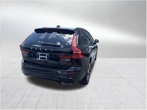 2025 Volvo XC60 Plug-In Hybrid T8 Plus