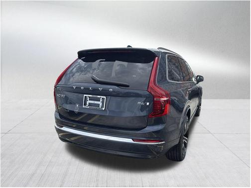 2025 Volvo XC90 B6 Ultra