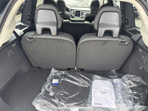 2025 Volvo XC90 B6 Ultra