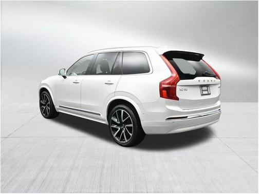 Crystal White 2023 Volvo XC90 B5 Plus