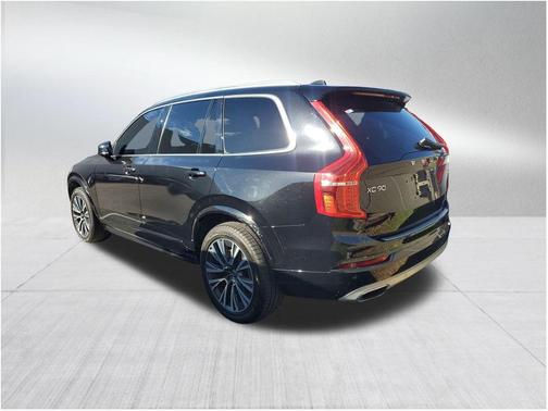 2020 Volvo XC90 T5 Momentum 7 Passenger