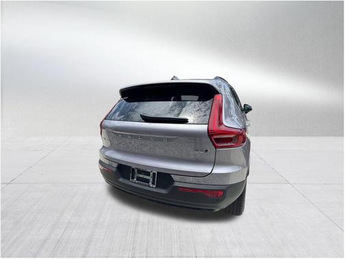 2026 Volvo XC40 B5 Core