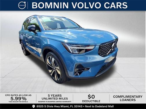 2025 Volvo XC40 B5 Plus Dark Theme