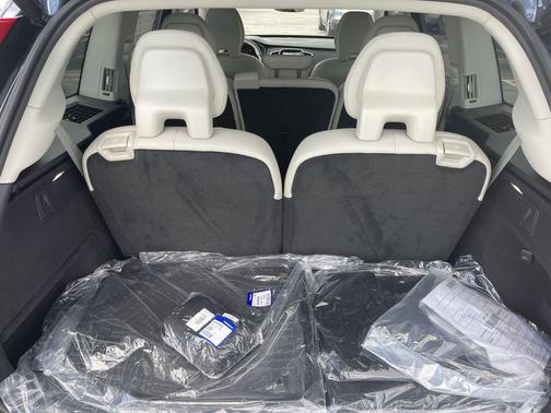 2025 Volvo XC90 B6 Plus 7-Seater