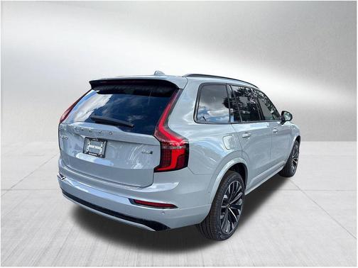 2026 Volvo XC90 B6 Ultra Dark Theme 6-Seater