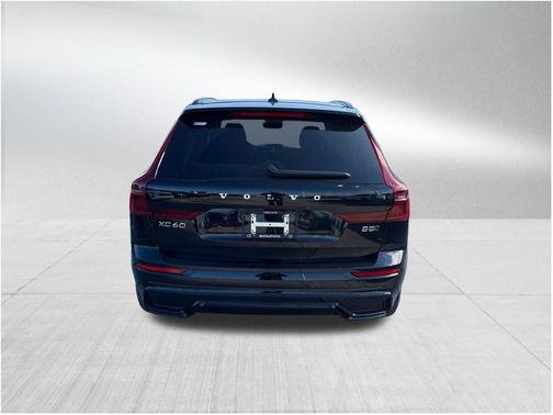 Onyx Black Metallic 2026 Volvo XC60 B5 Ultra