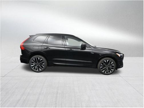 Onyx Black Metallic 2026 Volvo XC60 B5 Ultra