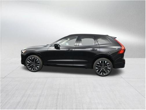 Onyx Black Metallic 2026 Volvo XC60 B5 Ultra