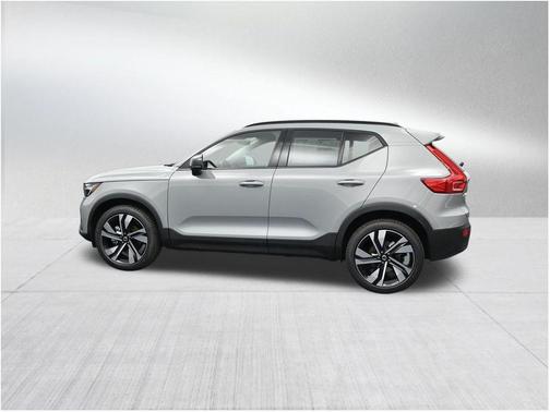 Gray Metallic 2026 Volvo XC40 B5 Ultra