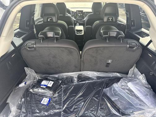 2026 Volvo XC90 B5 Plus