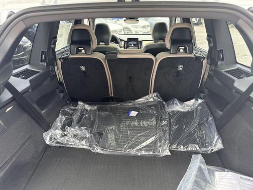 2026 Volvo XC90 B6 ULTRA