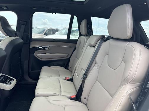 2026 Volvo XC90 B6 ULTRA