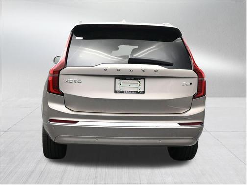 Bright 2026 Volvo XC90 B6 Plus 7-Seater