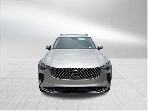 Bright 2026 Volvo XC90 B6 Plus 7-Seater