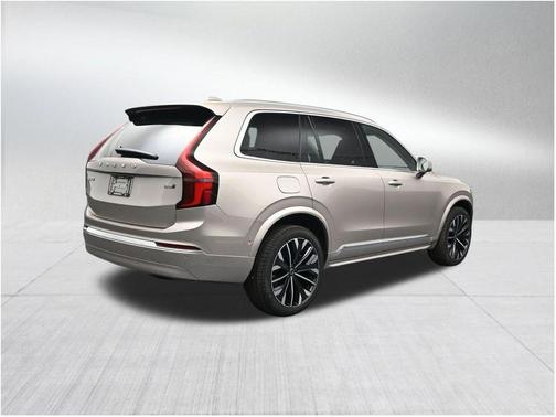 Bright 2026 Volvo XC90 B6 Plus 7-Seater