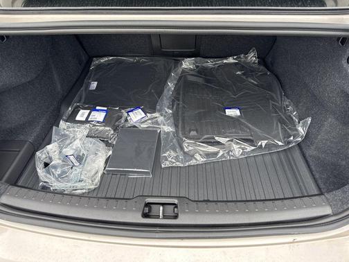 2025 Volvo S60 B5 Plus