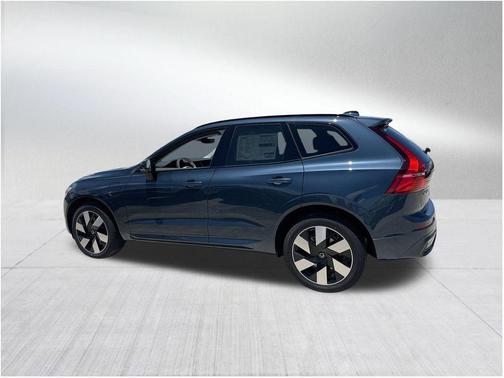 2025 Volvo XC60 Plug-In Hybrid T8 Plus