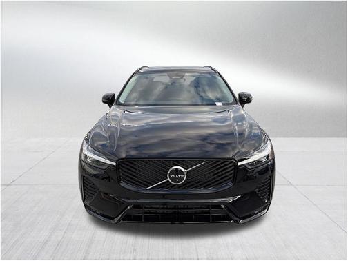 Onyx Black Metallic 2026 Volvo XC60 B5 Plus
