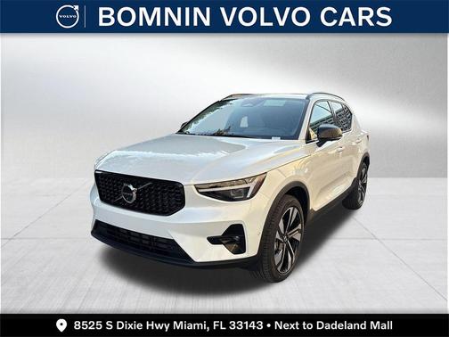 2026 Volvo XC40 B4 Plus