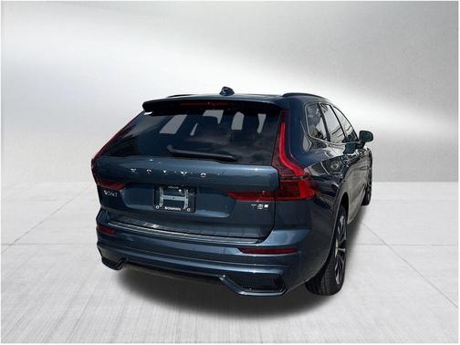 2026 Volvo XC60 Plug-In Hybrid T8 Plus