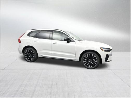 Crystal White 2026 Volvo XC60 B5 Ultra
