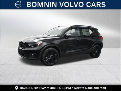Ultra Black 2026 Volvo XC40 B5 Ultra Black Edition