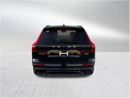 Onyx Black Metallic 2026 Volvo XC60 B5 Ultra