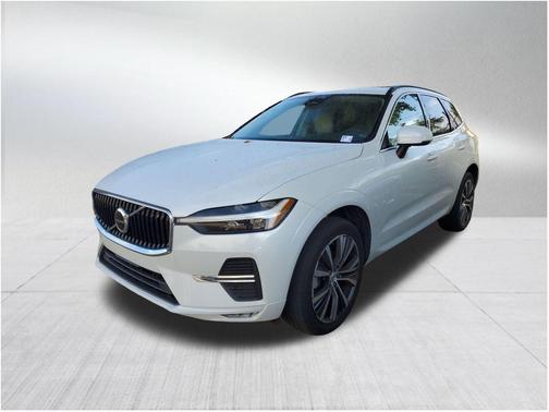 2022 Volvo XC60 B5 Momentum