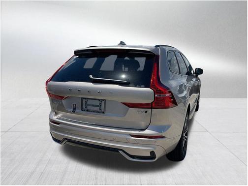 2025 Volvo XC60 B5 Plus