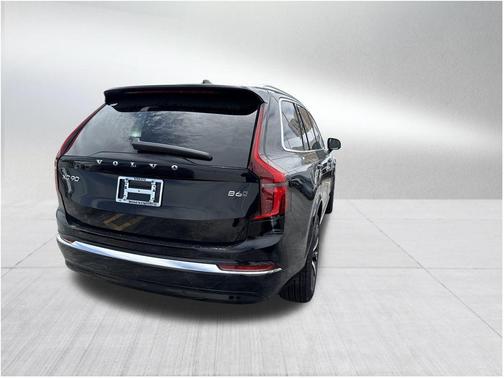 2025 Volvo XC90 B6 Core