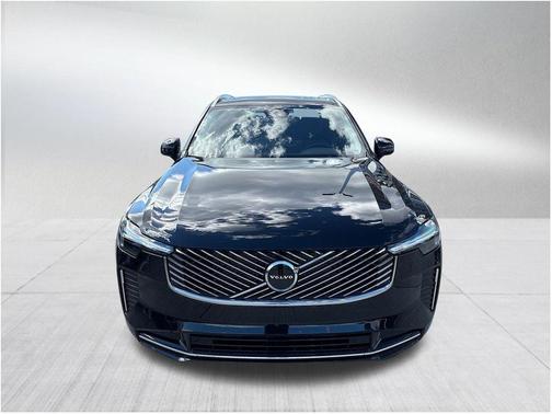 2026 Volvo XC90 B5 Core