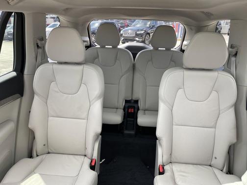 2025 Volvo XC90 B6 Plus 6-Seater