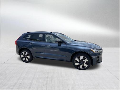 2025 Volvo XC60 Plug-In Hybrid T8 Plus