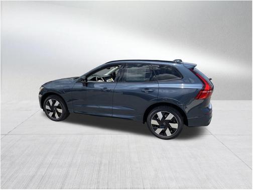 2025 Volvo XC60 Plug-In Hybrid T8 Plus