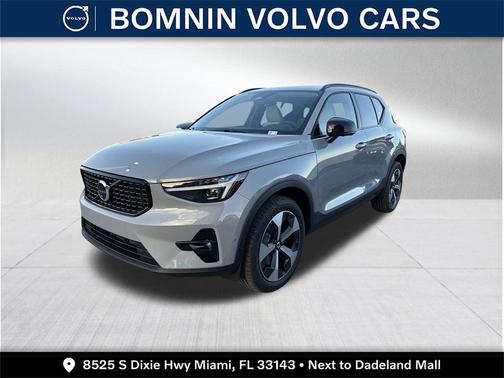 2026 Volvo XC40 B5 Plus